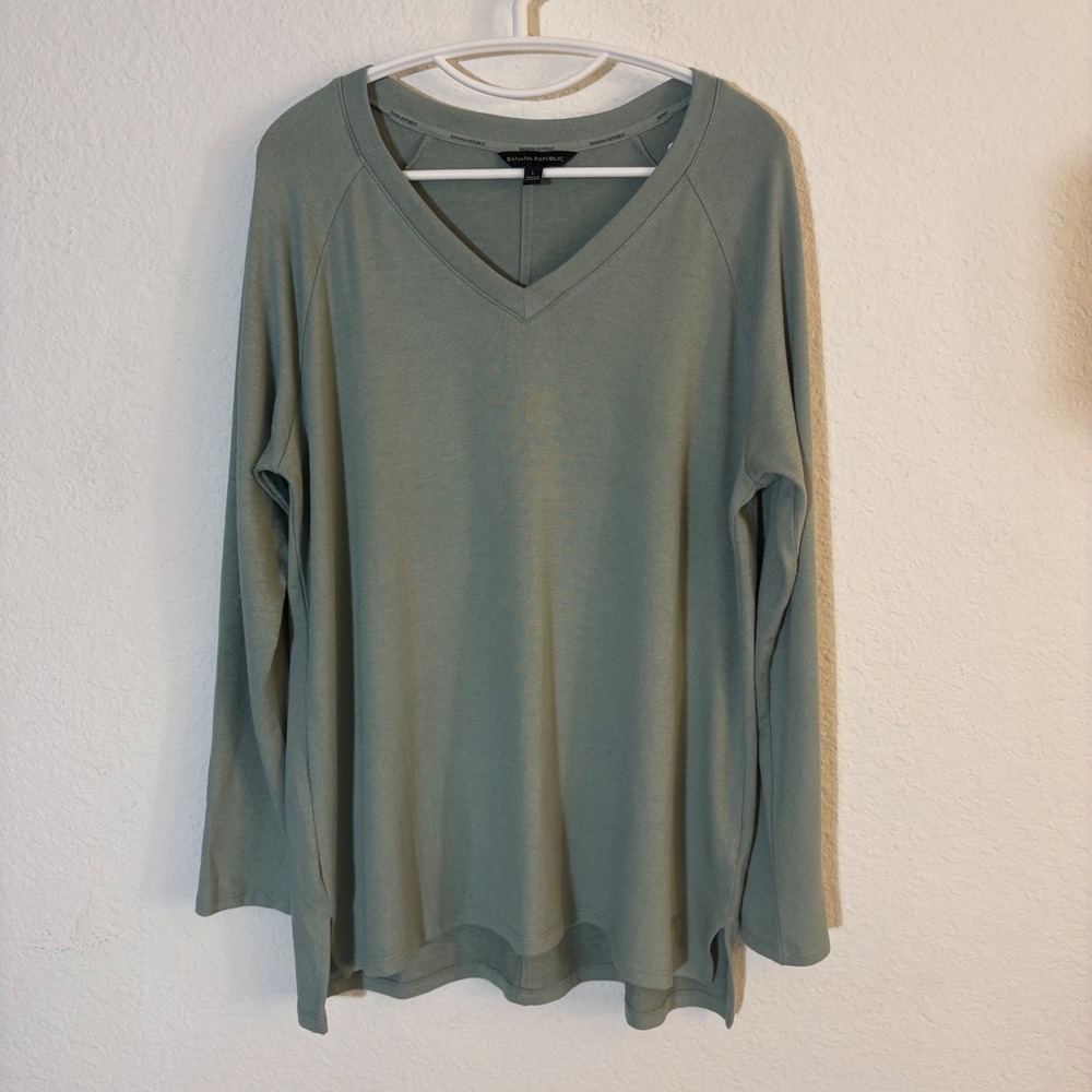 Banana Republic V-Neck Tunic Size Large Sage Green